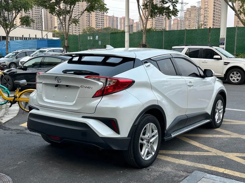 Toyota C-HR — фото 7