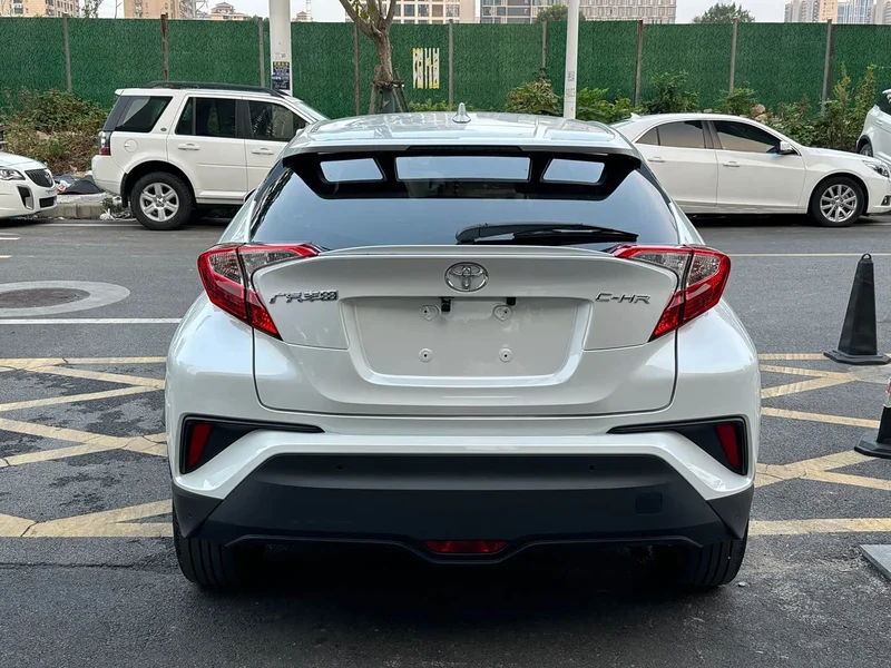 Toyota C-HR — фото 8