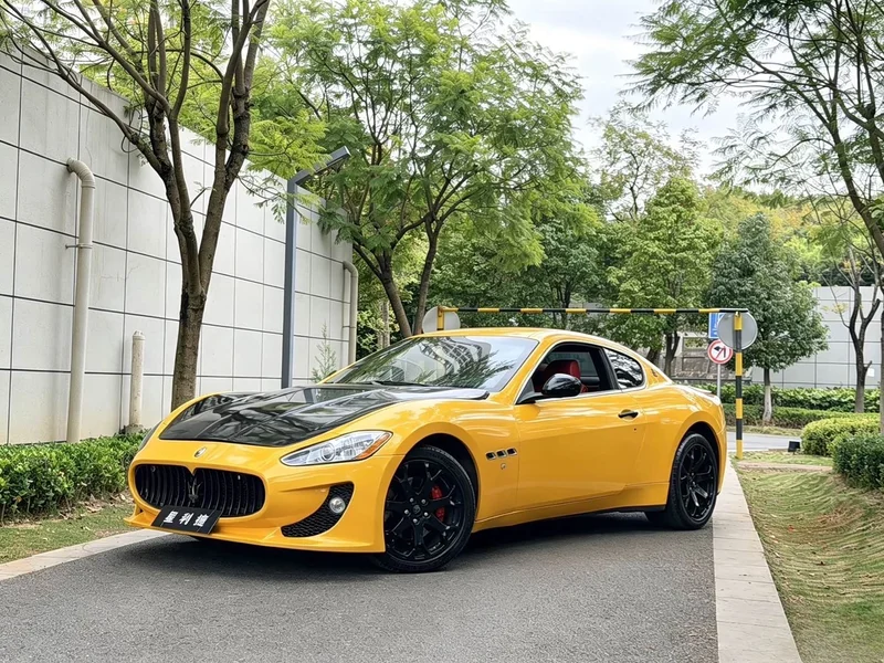 Maserati GranTurismo — фото 1