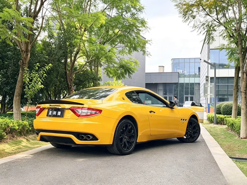 Maserati GranTurismo — фото 6