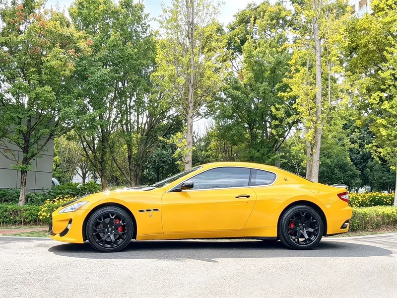 Maserati GranTurismo — фото 8
