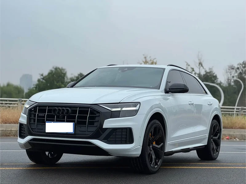 Audi Q8 — фото 1