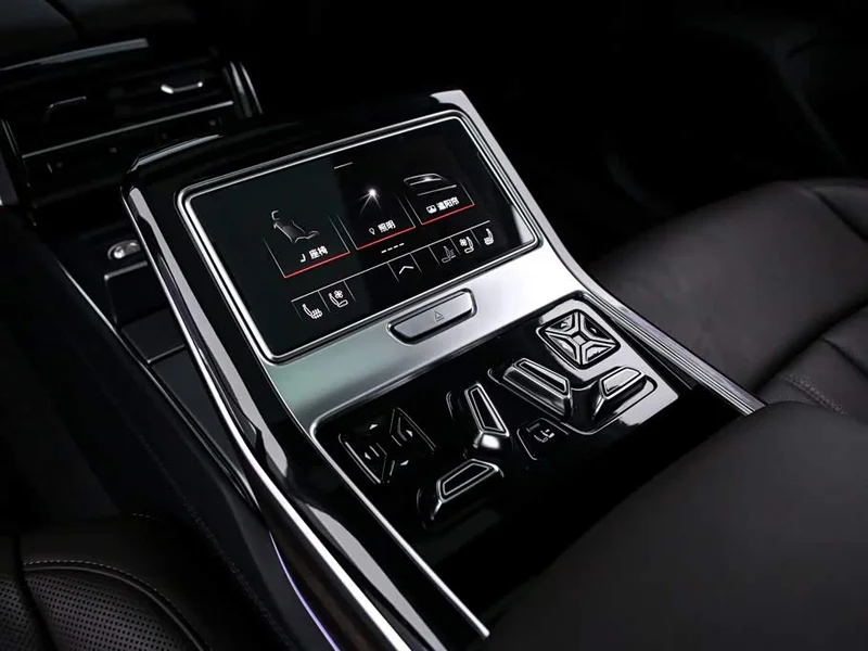 Audi A8 — фото 17