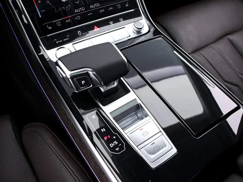 Audi A8 — фото 10