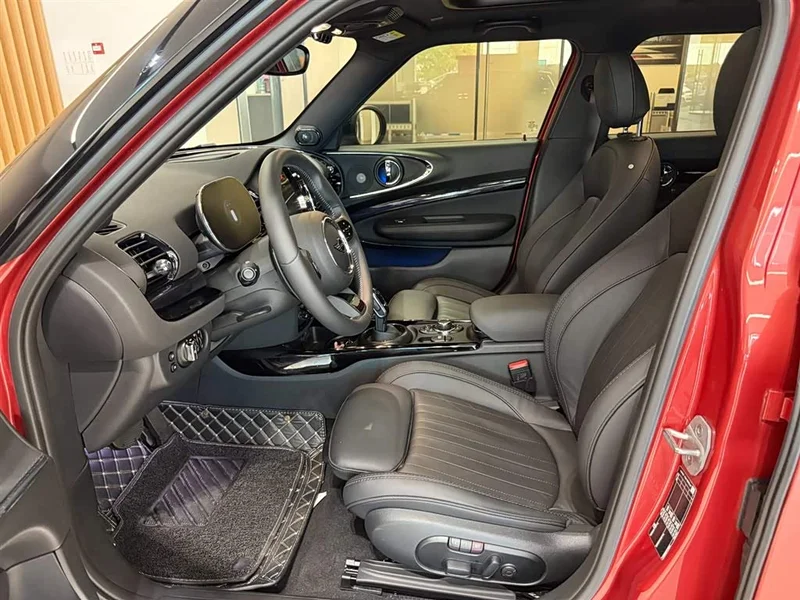 MINI CLUBMAN — фото 11