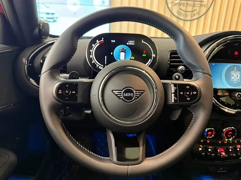 MINI CLUBMAN — фото 4