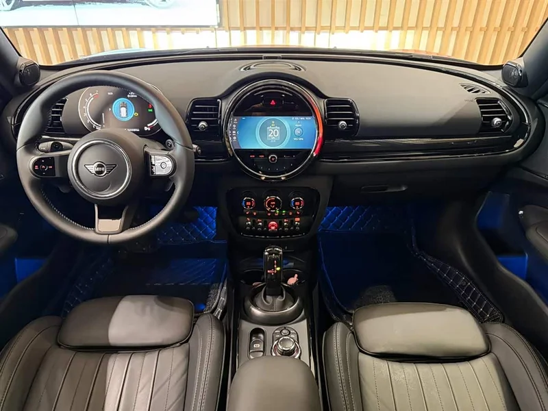 MINI CLUBMAN — фото 5