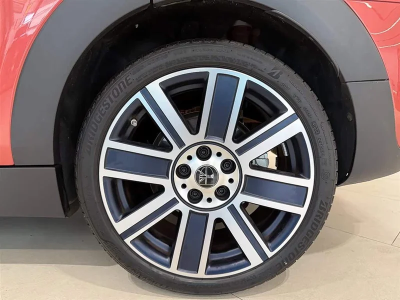 MINI CLUBMAN — фото 9