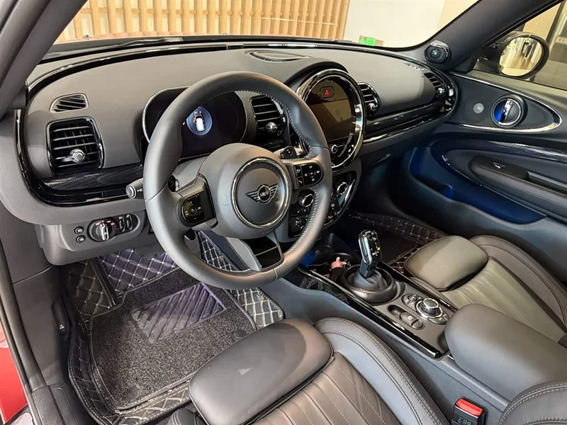 MINI CLUBMAN — фото 10