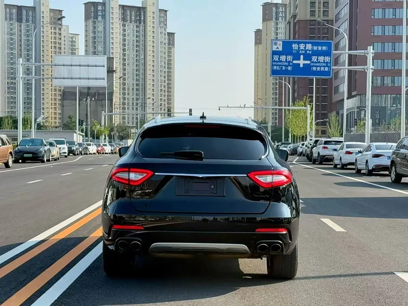 Maserati Levante — фото 8