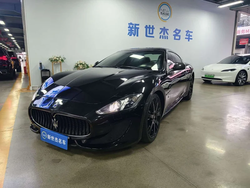 Maserati GranTurismo — фото 1