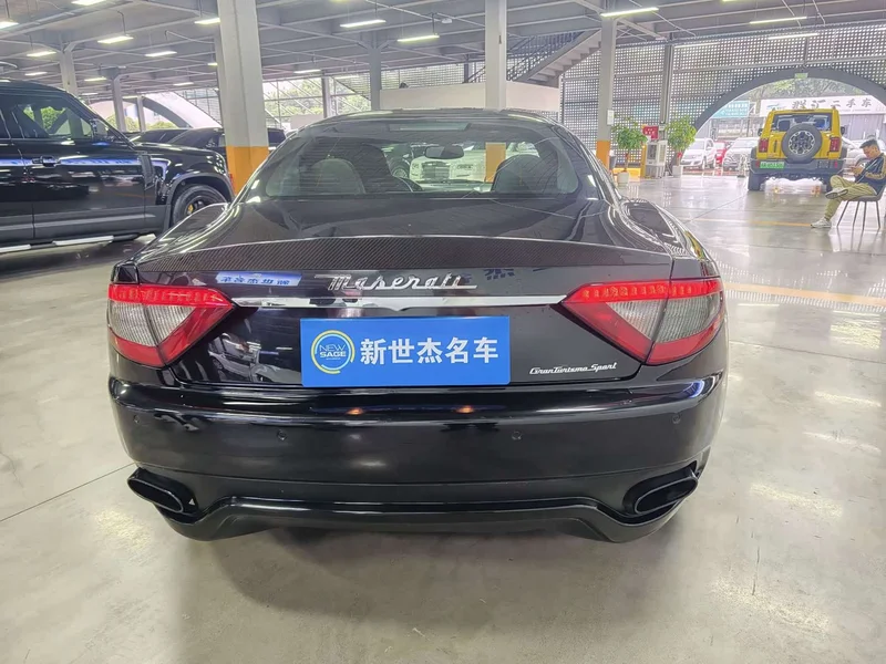 Maserati GranTurismo — фото 11