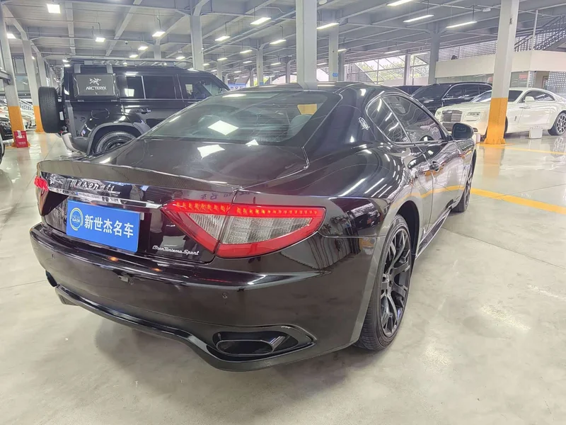 Maserati GranTurismo — фото 10
