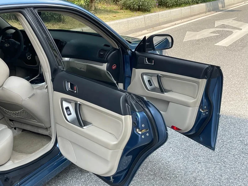 Subaru Legacy — фото 16