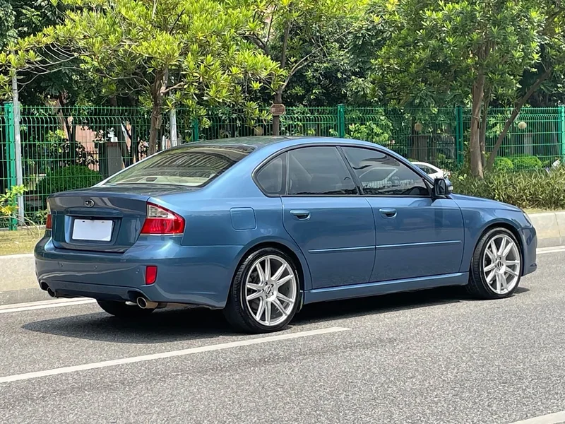 Subaru Legacy — фото 19