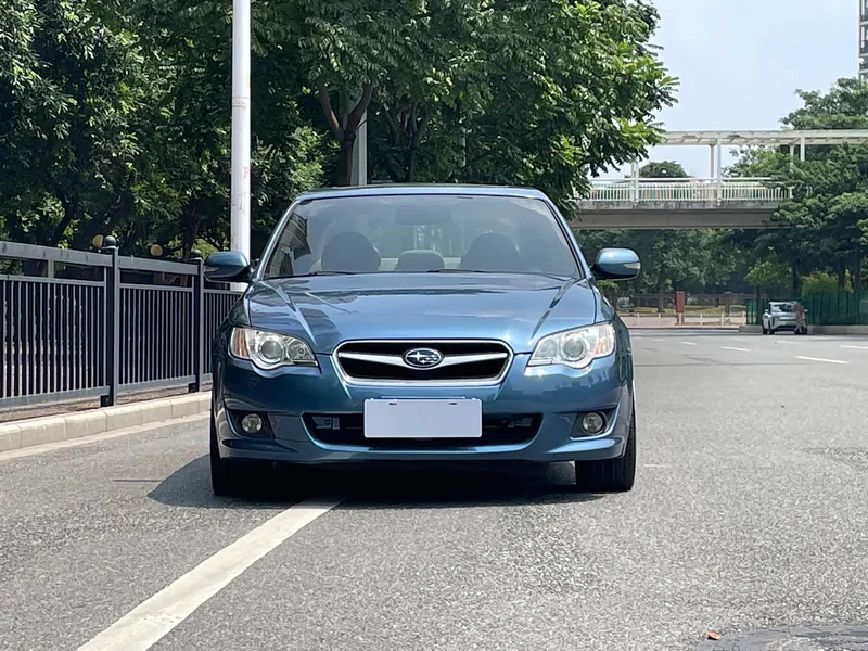 Subaru Legacy — фото 2
