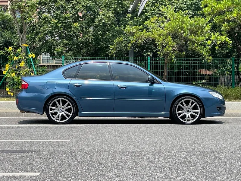 Subaru Legacy — фото 3