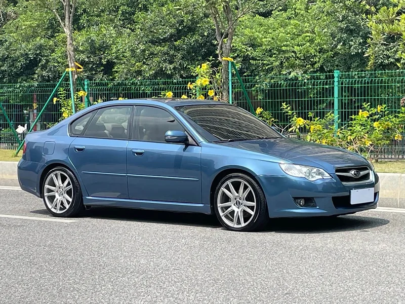 Subaru Legacy — фото 4