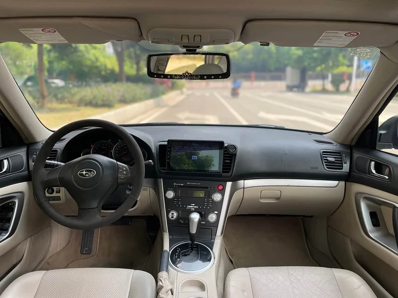Subaru Legacy — фото 10