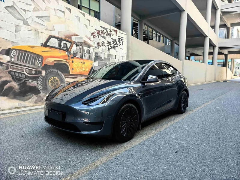 Tesla Model Y — фото 1