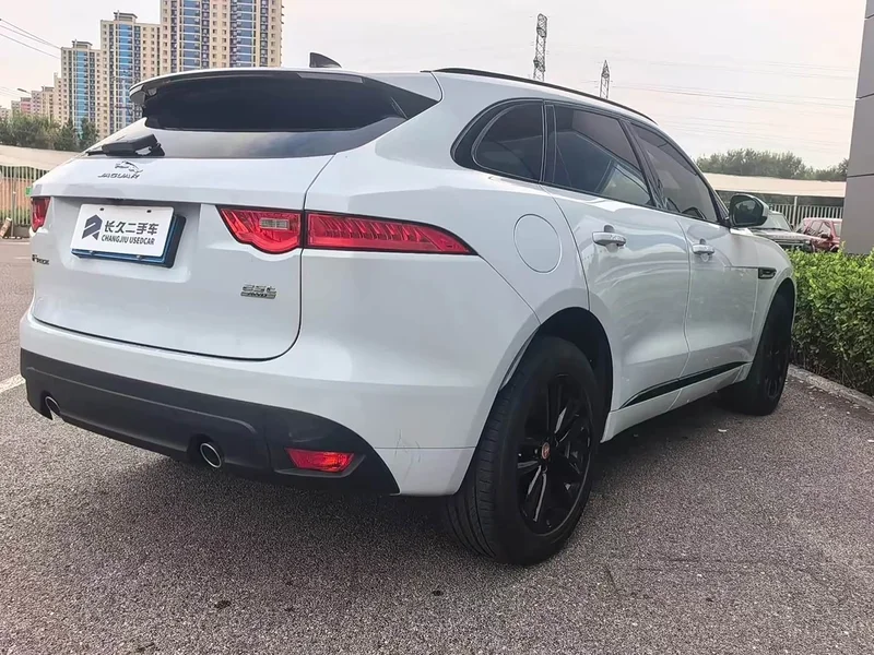 Jaguar F-PACE — фото 3
