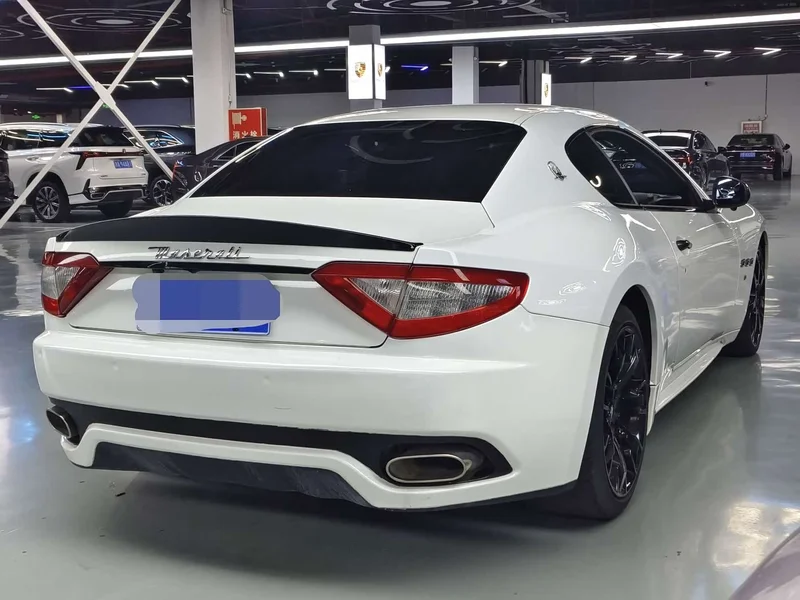 Maserati GranTurismo — фото 12