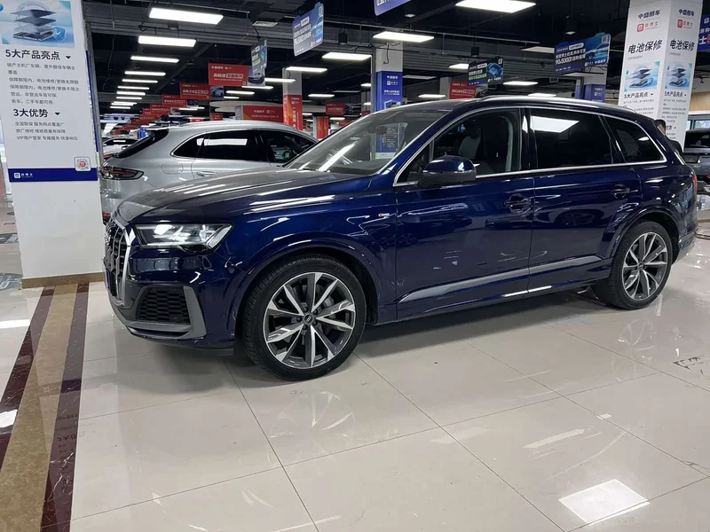 Audi Q7 — фото 13