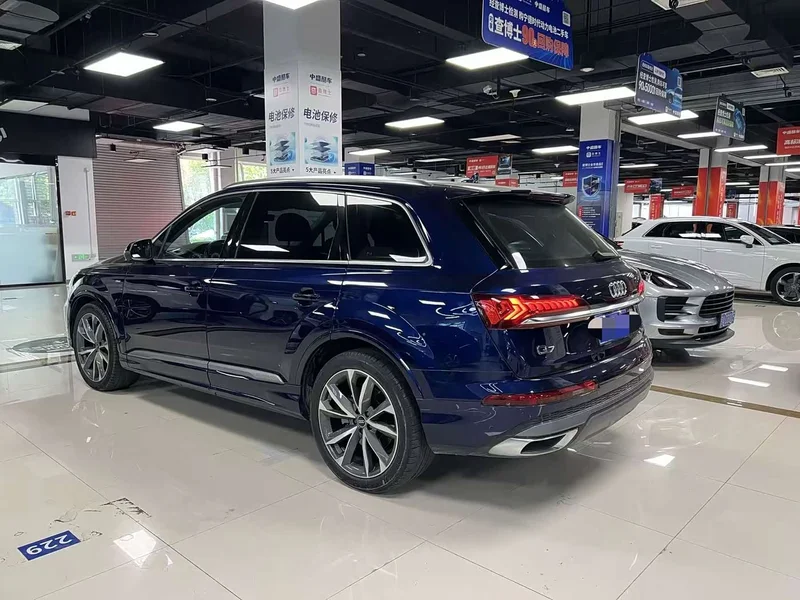 Audi Q7 — фото 2