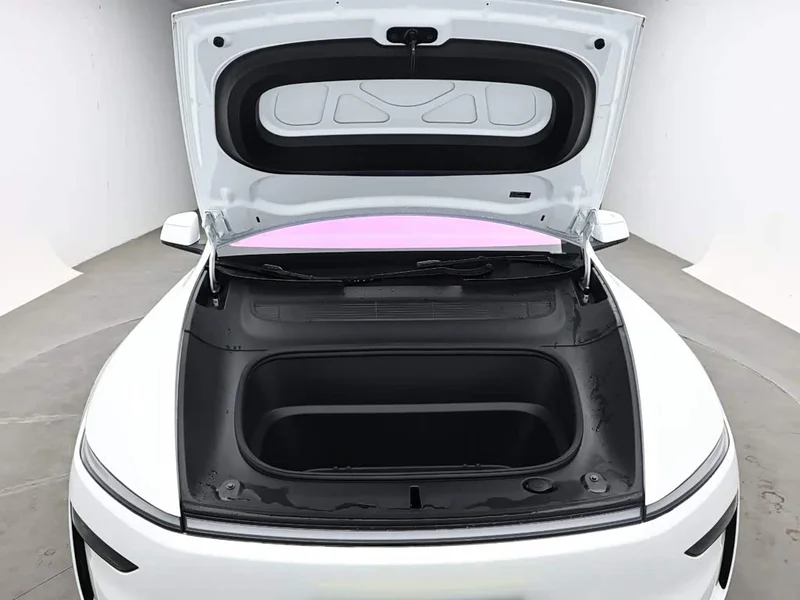 Tesla Model Y — фото 16