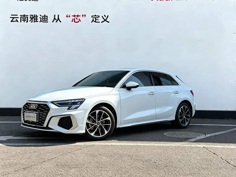Audi A3 — фото 1