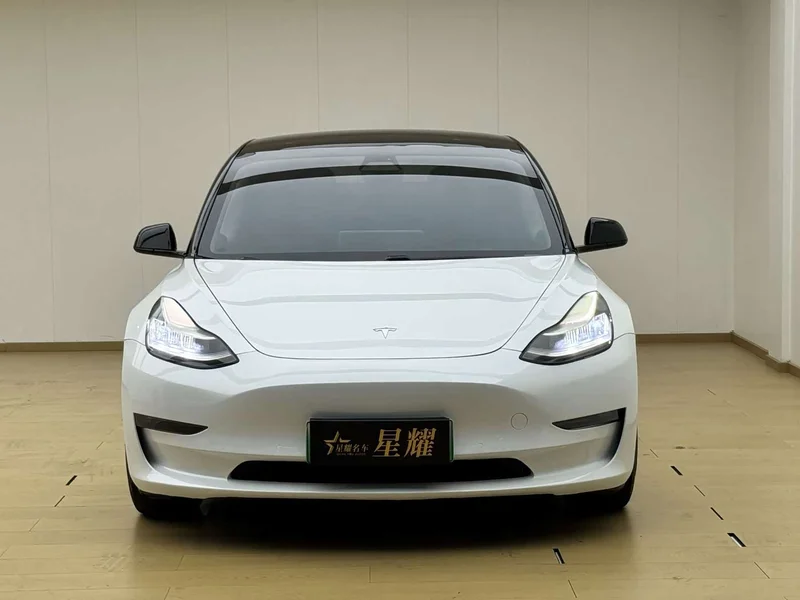 Tesla Model 3 — фото 2