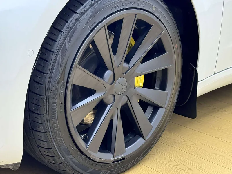 Tesla Model 3 — фото 6