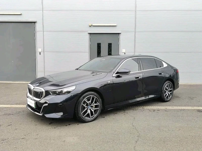 BMW i5 — фото 1