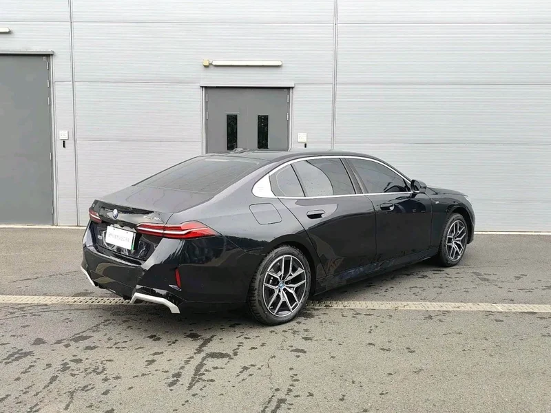 BMW i5 — фото 7