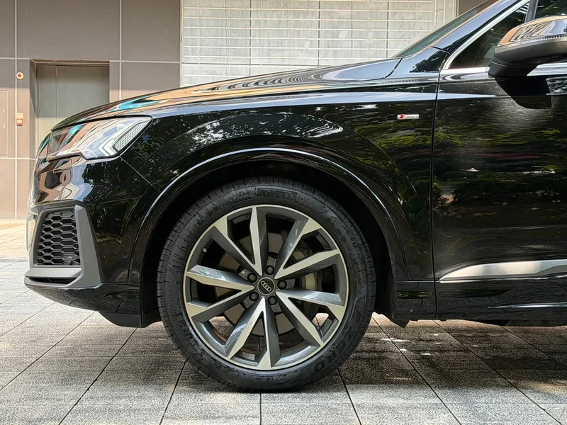 Audi Q7 — фото 5