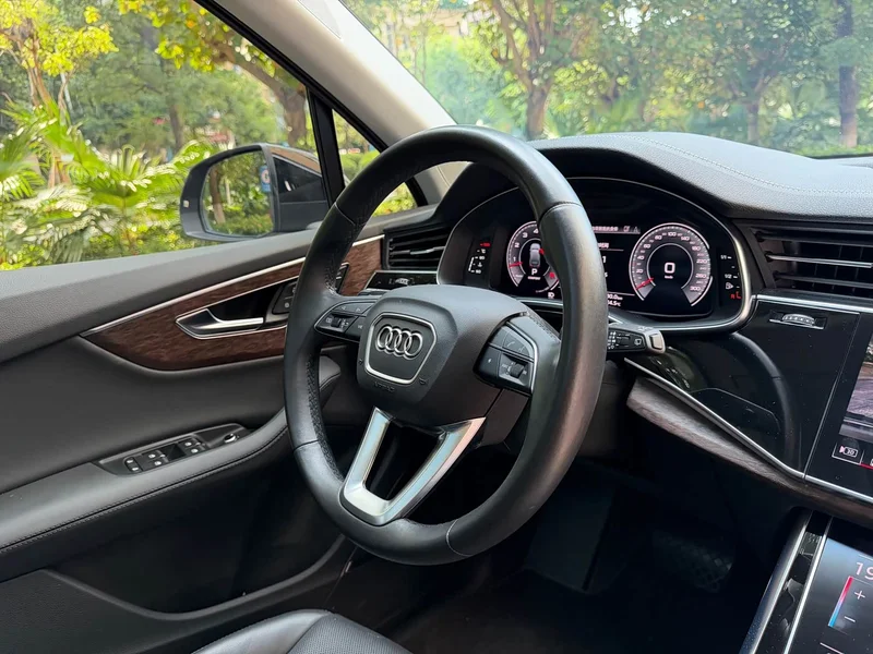 Audi Q7 — фото 10