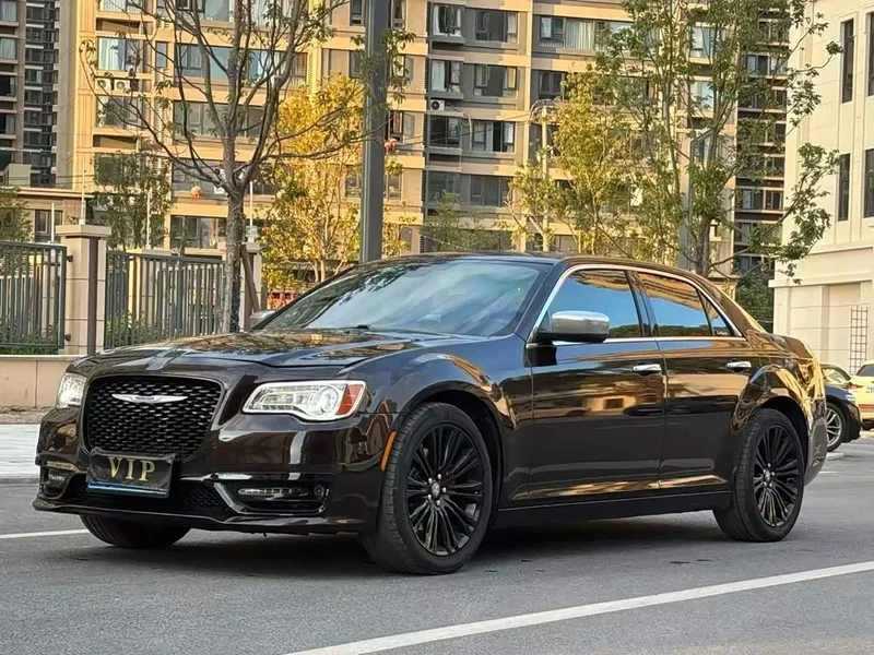 Chrysler 300C (Imported) — фото 1