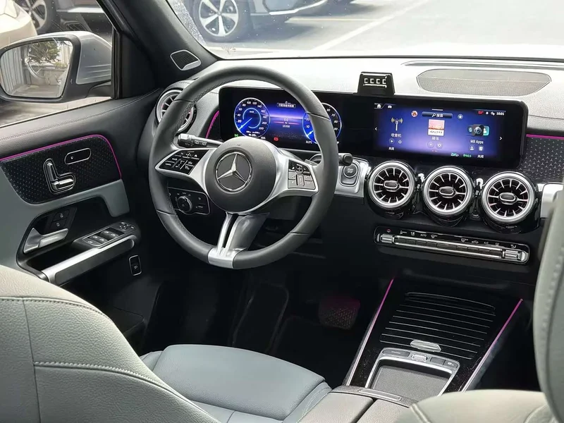 Mercedes-Benz EQB — фото 12