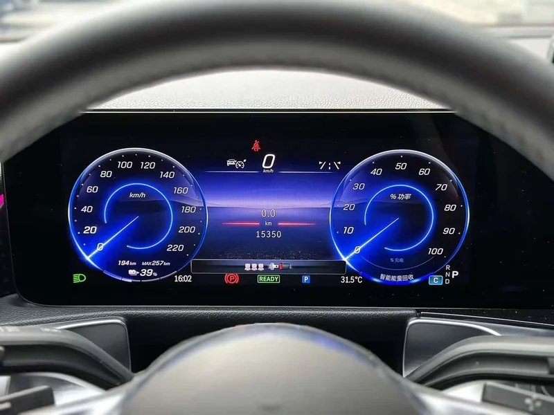 Mercedes-Benz EQB — фото 13