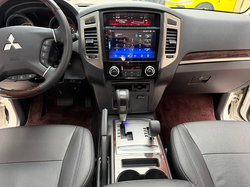 Mitsubishi Pajero (Imported) — фото 18