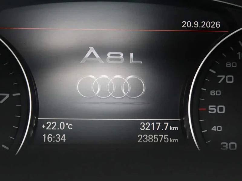 Audi A8 — фото 11
