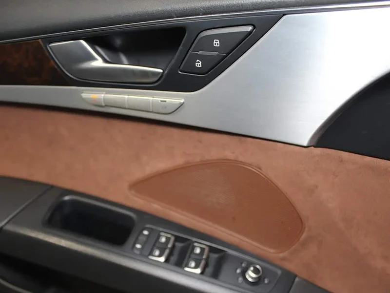 Audi A8 — фото 14