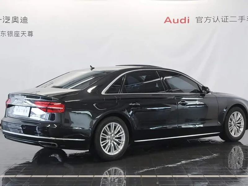 Audi A8 — фото 5