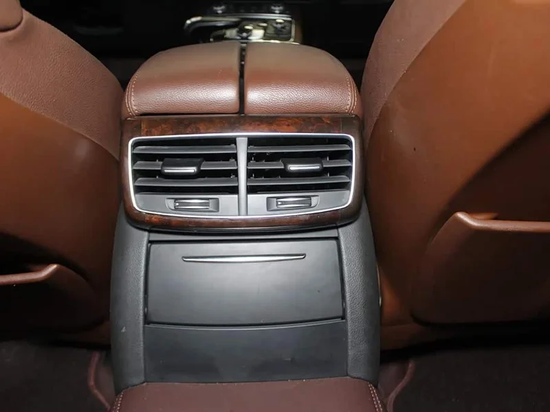 Audi A8 — фото 10