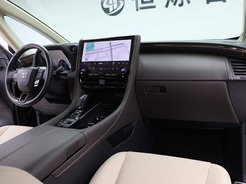 Toyota Alphard — фото 23