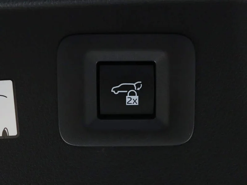 Toyota Alphard — фото 10