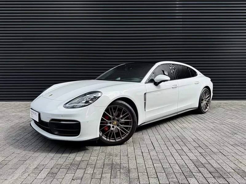 Porsche Panamera — фото 1