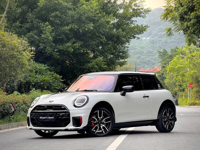 MINI JCW — фото 1