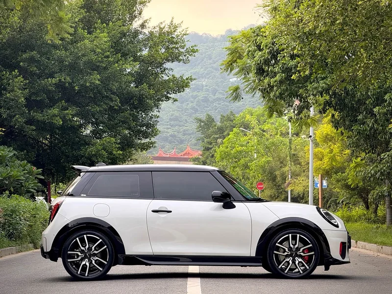 MINI JCW — фото 10