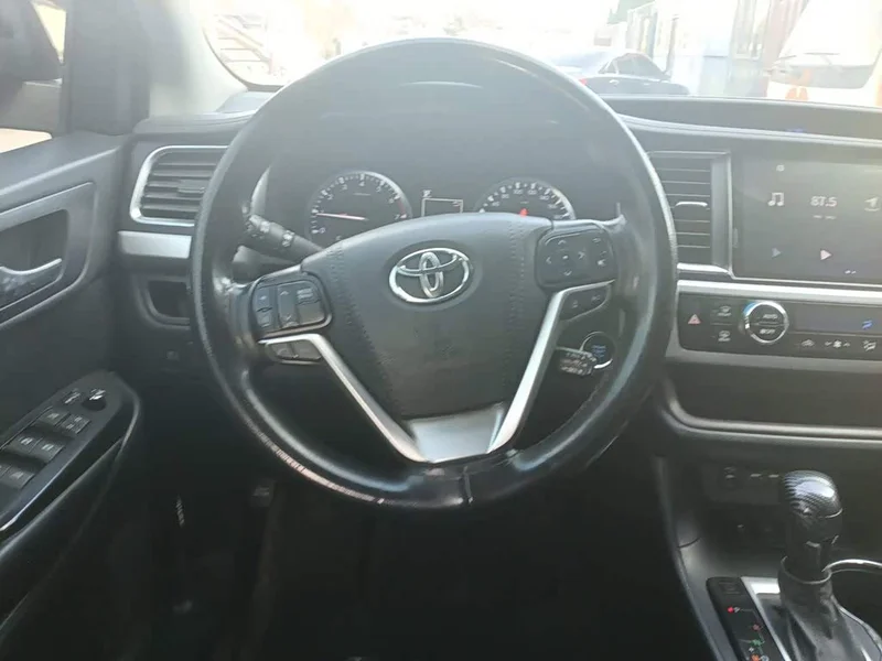 Toyota Highlander — фото 11